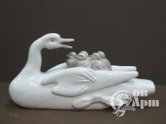 Скульптура "Материнство"